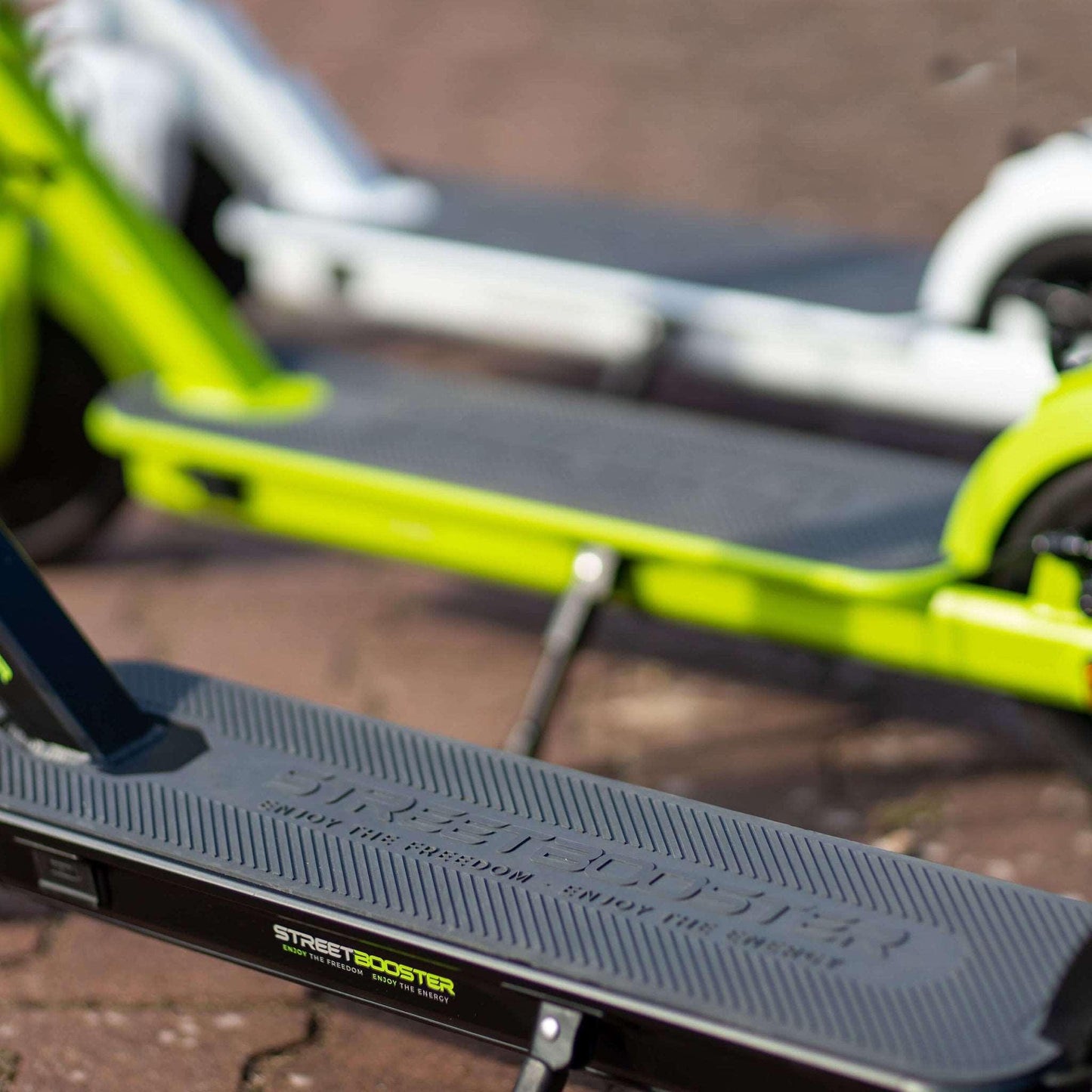Streetbooster One - hochqualitativer Scooter mit Straßenzulassung - MabeaMobility
